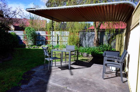 Gellibrand River Gallery Accommodation - Dalby Accommodation 3