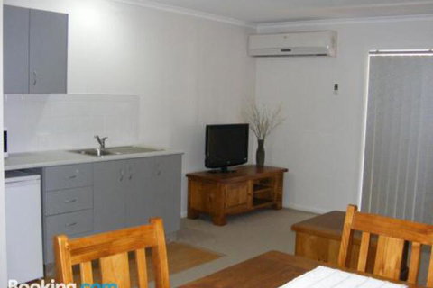 Fairways Bed & Breakfast At Jerilderie - Dalby Accommodation 6