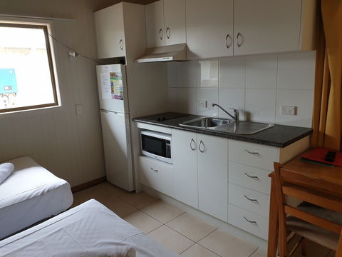 Airlie Beach Apartments - Dalby Accommodation 6