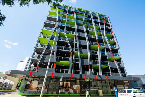 Magnum Serviced Apartments - Dalby Accommodation 1