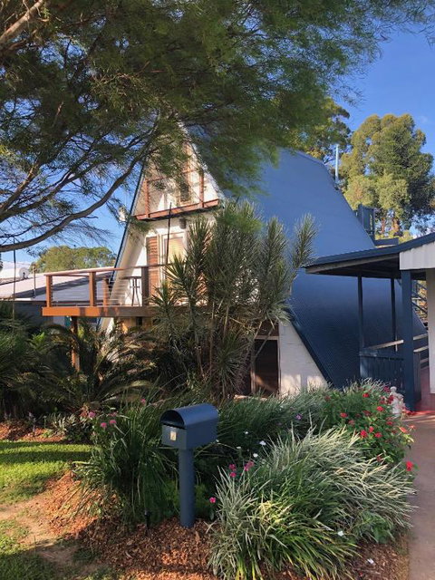 The Lake House - Dalby Accommodation 1