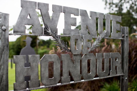 The Lake House - Dalby Accommodation 6