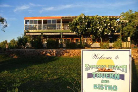 Samson Beach Chalets - Dalby Accommodation 2