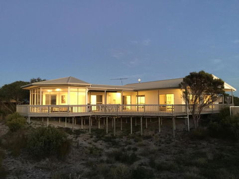 White Sands Holiday Retreat - Dalby Accommodation 3