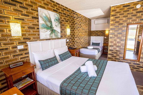 Apple & Grape Motel - Dalby Accommodation 2