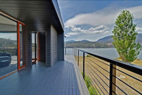 Amazing Unique Five-Star Waterfront Retreat - Dalby Accommodation 0