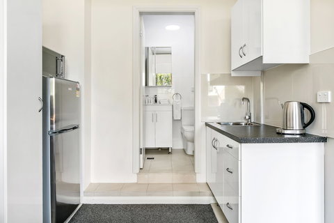 Excelsior Serviced Apartments - Dalby Accommodation 4