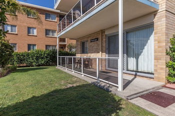 Castaways Unit 1, 17 Shoal Bay Road - Dalby Accommodation 0