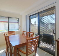 Acacia Kingscliff Town Holiday Apartment - Dalby Accommodation