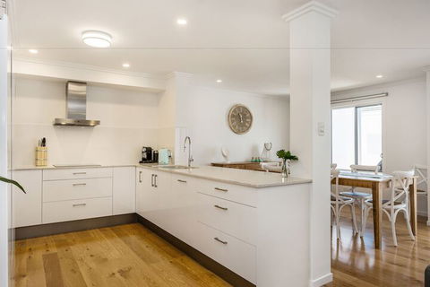 A PERFECT STAY - Ocean Walk - Dalby Accommodation 2