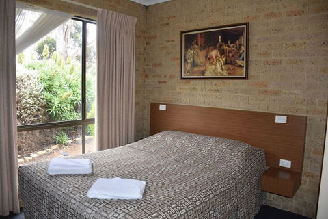 Valley Views Motel & Chalets - Dalby Accommodation 3