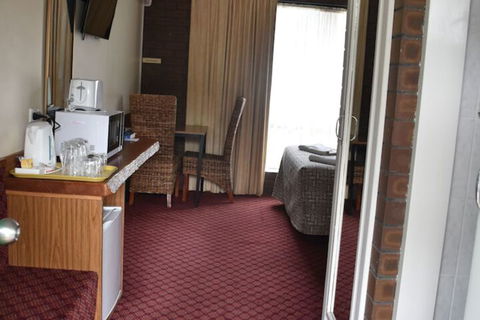 Valley Views Motel & Chalets - Dalby Accommodation 6