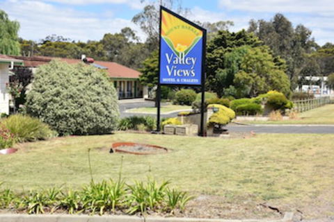 Valley Views Motel & Chalets - Dalby Accommodation 0