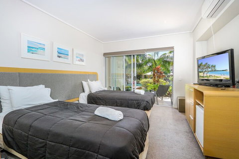 Lagoon Pool 2 Bedroom Spa Suite - Dalby Accommodation 1