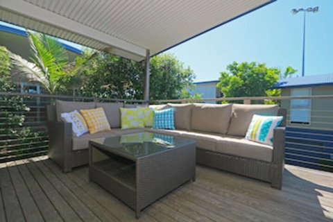Beach Shack 24 Casuarina - Dalby Accommodation 0