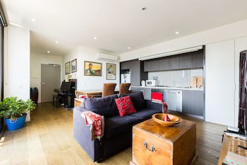 TALIA, 1BDR Carlton Apartment - Dalby Accommodation 0