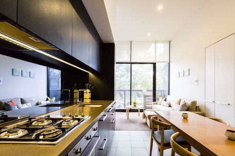 GEORGE, 1BDR North Melbourne Apartment - Dalby Accommodation 4