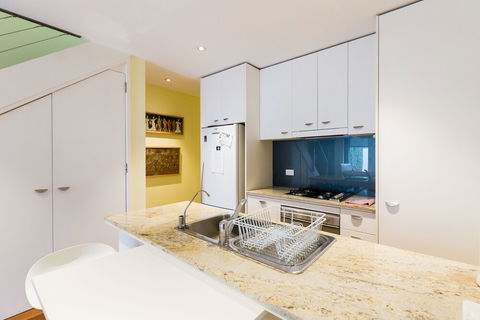 ALEXANDER, 2BDR South Melbourne House - Dalby Accommodation 2