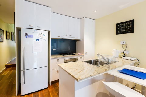 ALEXANDER, 2BDR South Melbourne House - Dalby Accommodation 3