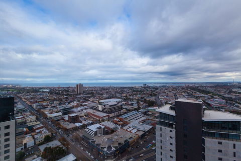 LENA, 2BDR Southbank Apartment - Dalby Accommodation 0