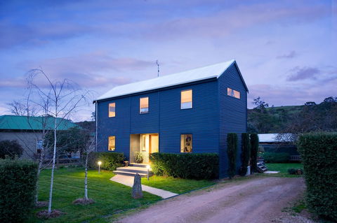 Alofi - Dalby Accommodation 1