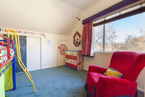 KELLY, 3BDR Northcote House - Dalby Accommodation 4