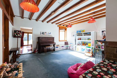 KELLY, 3BDR Northcote House - Dalby Accommodation 3
