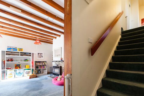KELLY, 3BDR Northcote House - Dalby Accommodation 7