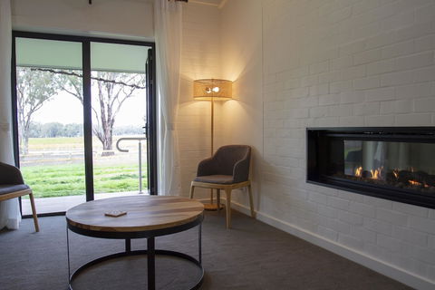 Balgownie Estate Winery Retreat & Restaurant - Dalby Accommodation 1