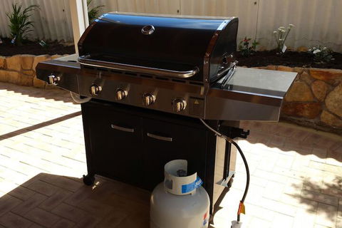 Azure Villa - Dalby Accommodation 1