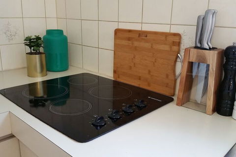 Azure Villa - Dalby Accommodation 7