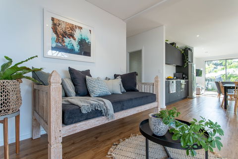 Yallingup Beach Home - Dalby Accommodation 2
