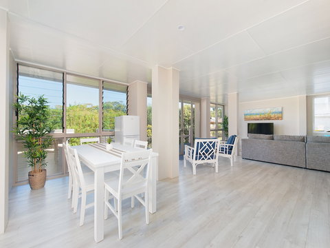 Bamboo Bay At Fingal Bay - Dalby Accommodation 3