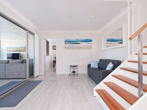 Bamboo Bay At Fingal Bay - Dalby Accommodation 1
