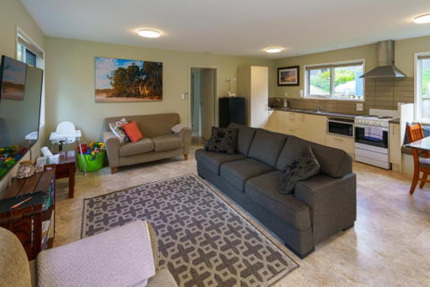 Adventure Bay Holiday Home - Dalby Accommodation 2