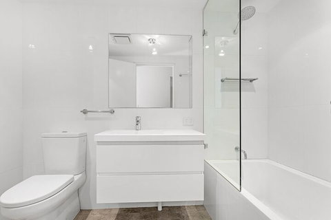 South Pacific Unit  4 - Shoal Bay - Dalby Accommodation 1