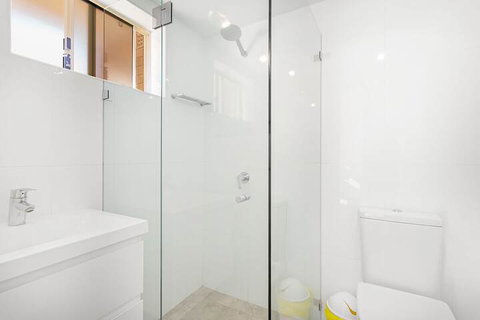 South Pacific Unit  4 - Shoal Bay - Dalby Accommodation 4