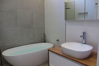 Panorama Views - Bright - Dalby Accommodation 1