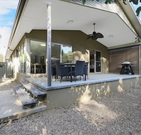 Bright Delight - Modern Luxury - Dalby Accommodation