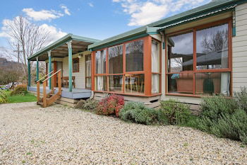 R & R In Bright - Short Walk To Town - Dalby Accommodation 0