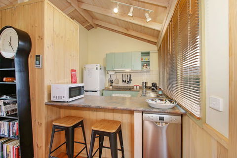 R & R In Bright - Short Walk To Town - Dalby Accommodation 2