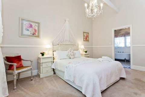 Oak Tree Cottage - Mundaring - Dalby Accommodation 6