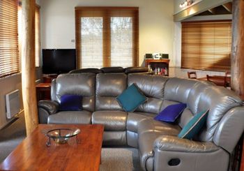 Eacottage - Dalby Accommodation 0