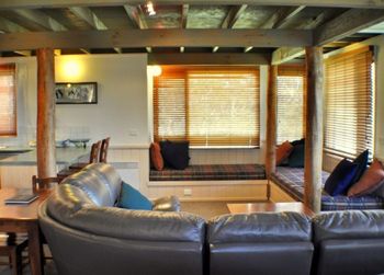 Eacottage - Dalby Accommodation 1