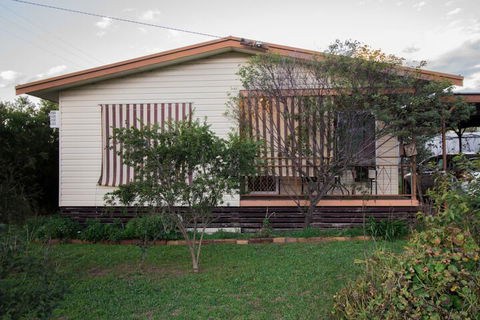 Manilla Cottage - Manilla NSW - Dalby Accommodation 3