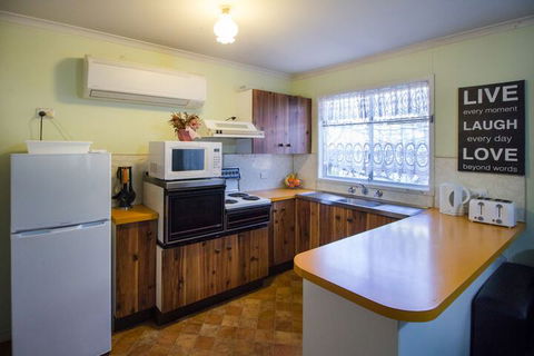 Manilla Cottage - Manilla NSW - Dalby Accommodation 6