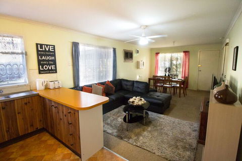 Manilla Cottage - Manilla NSW - Dalby Accommodation 2