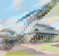 Occy's at Fingal Bay - Dalby Accommodation