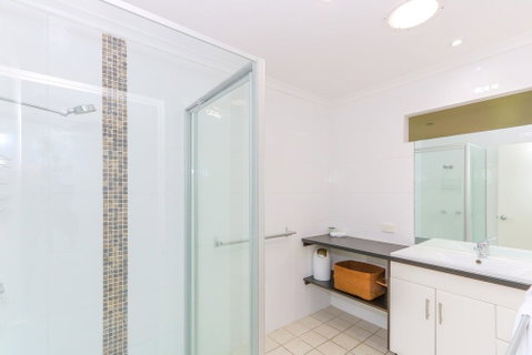 Fingal Beach House 14 Lagoon Road - Dalby Accommodation 1