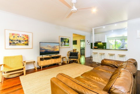 Fingal Beach House 14 Lagoon Road - Dalby Accommodation 2